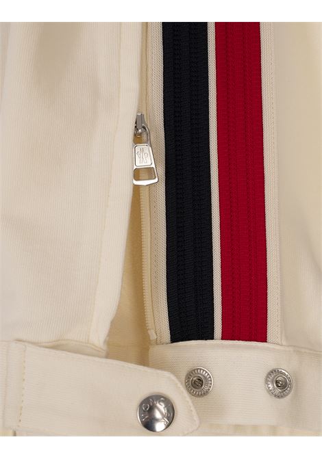 Joggers Bianchi Con Bande Laterali e Patch Logo MONCLER | 091-8H00014 89AWU034